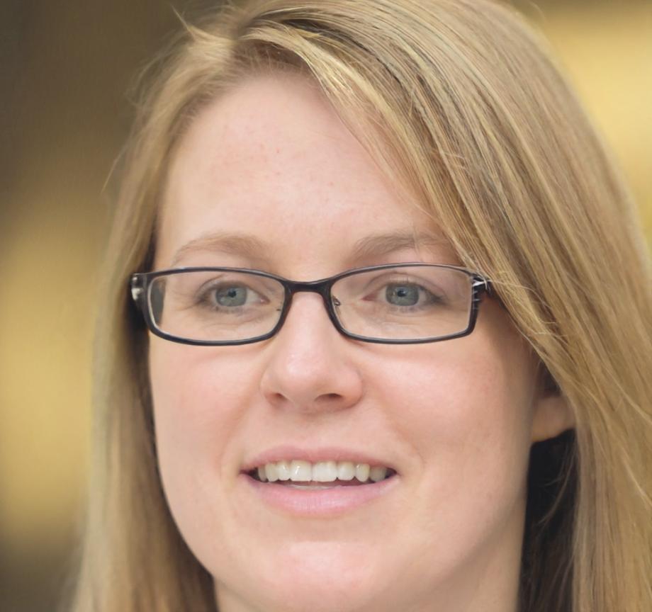 Elif Korkmaz, Senior Database Developer